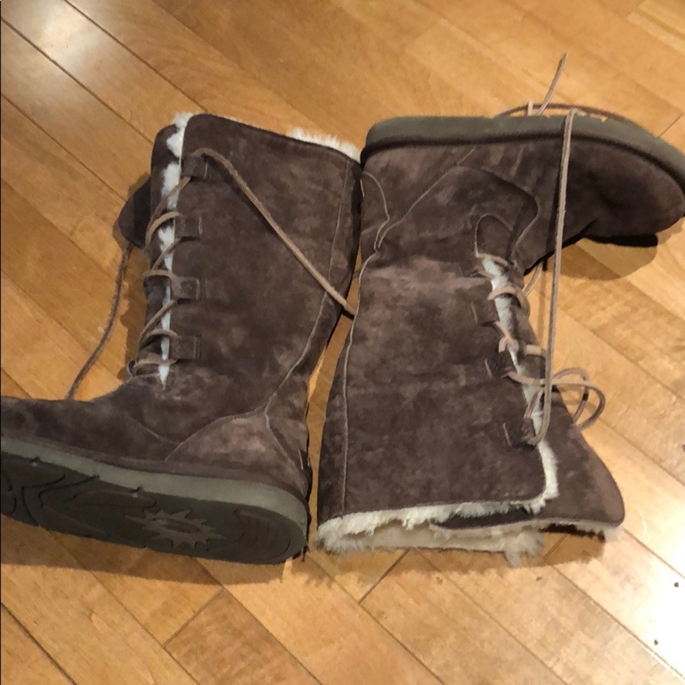 Brown soft ugh boots